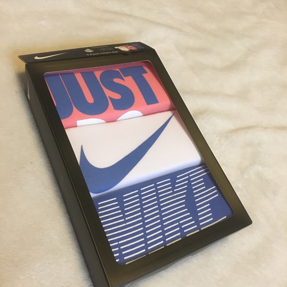 INFANT NIKE 3 PACK SET BRAND NEW